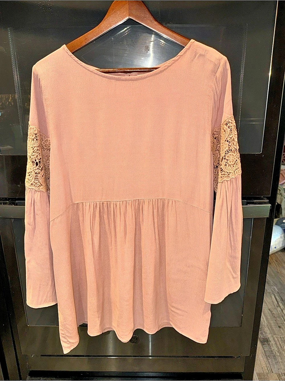 Women’s Mauve Lace Sleeve Blouse